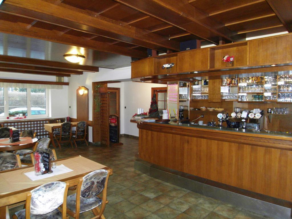 Penzion A Restaurace U Veterana Френштат-под-Радгоштем Экстерьер фото